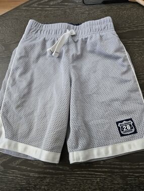 Carter’s Gray Mesh Athletic Shorts Boys Size 3T